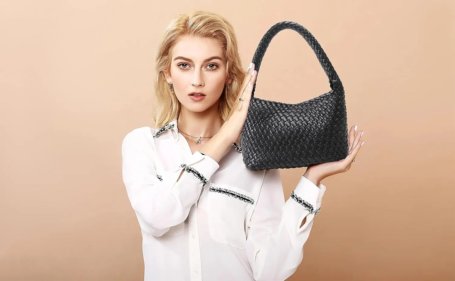Woven Bag for Women, Small Vegan Leather Summer Beach Purse, and Travel Handbags Ladies' Retro Chic Shoulder Bags